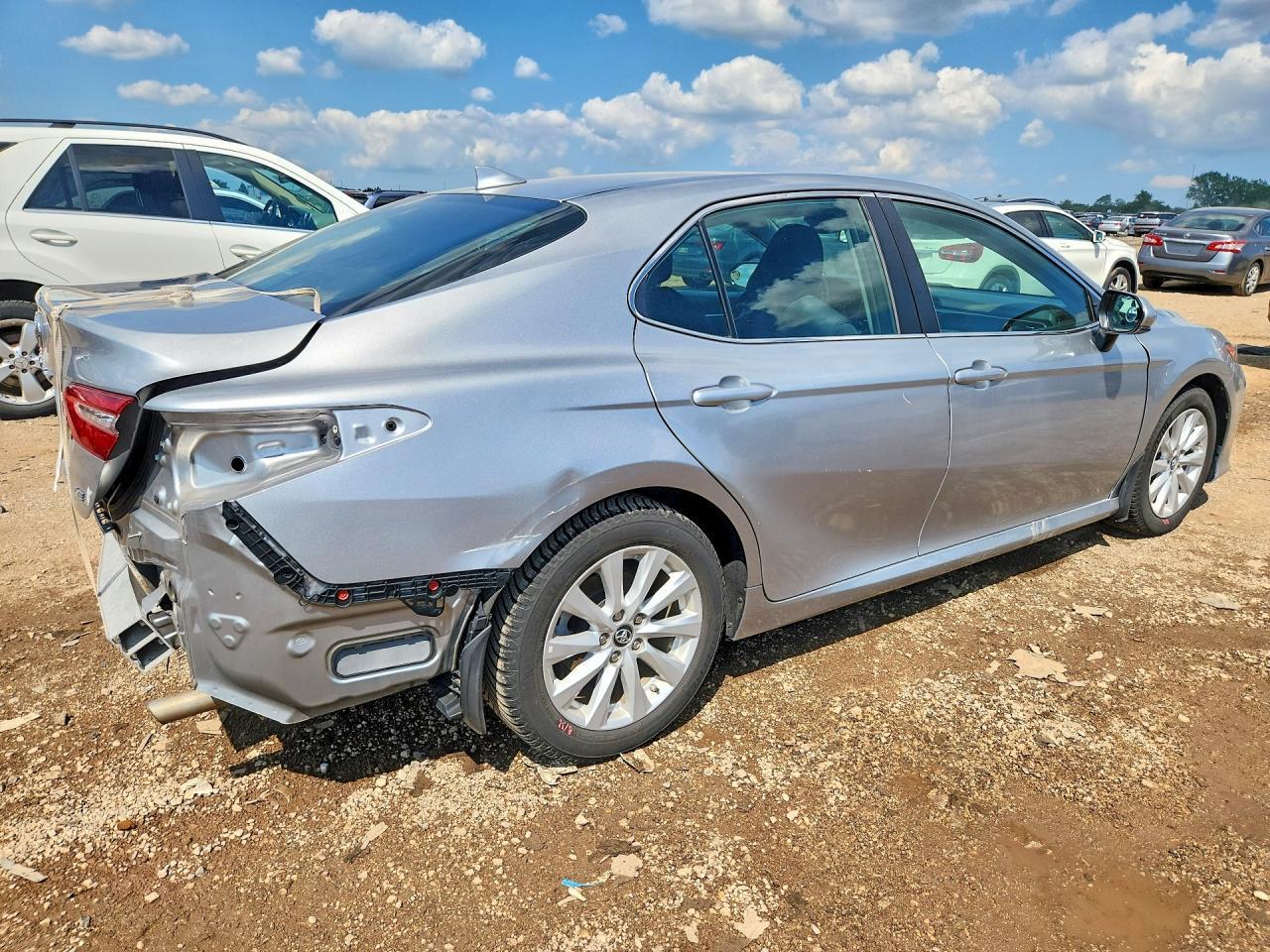 2019 Toyota Camry Le - Image 3