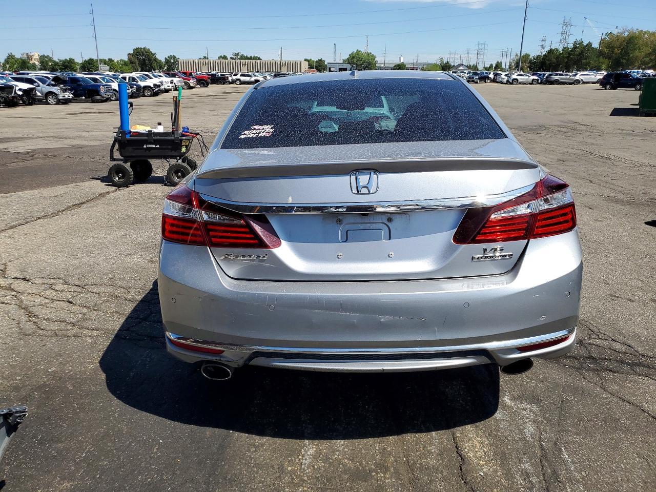 2017 Honda Accord Touring - Фото 6