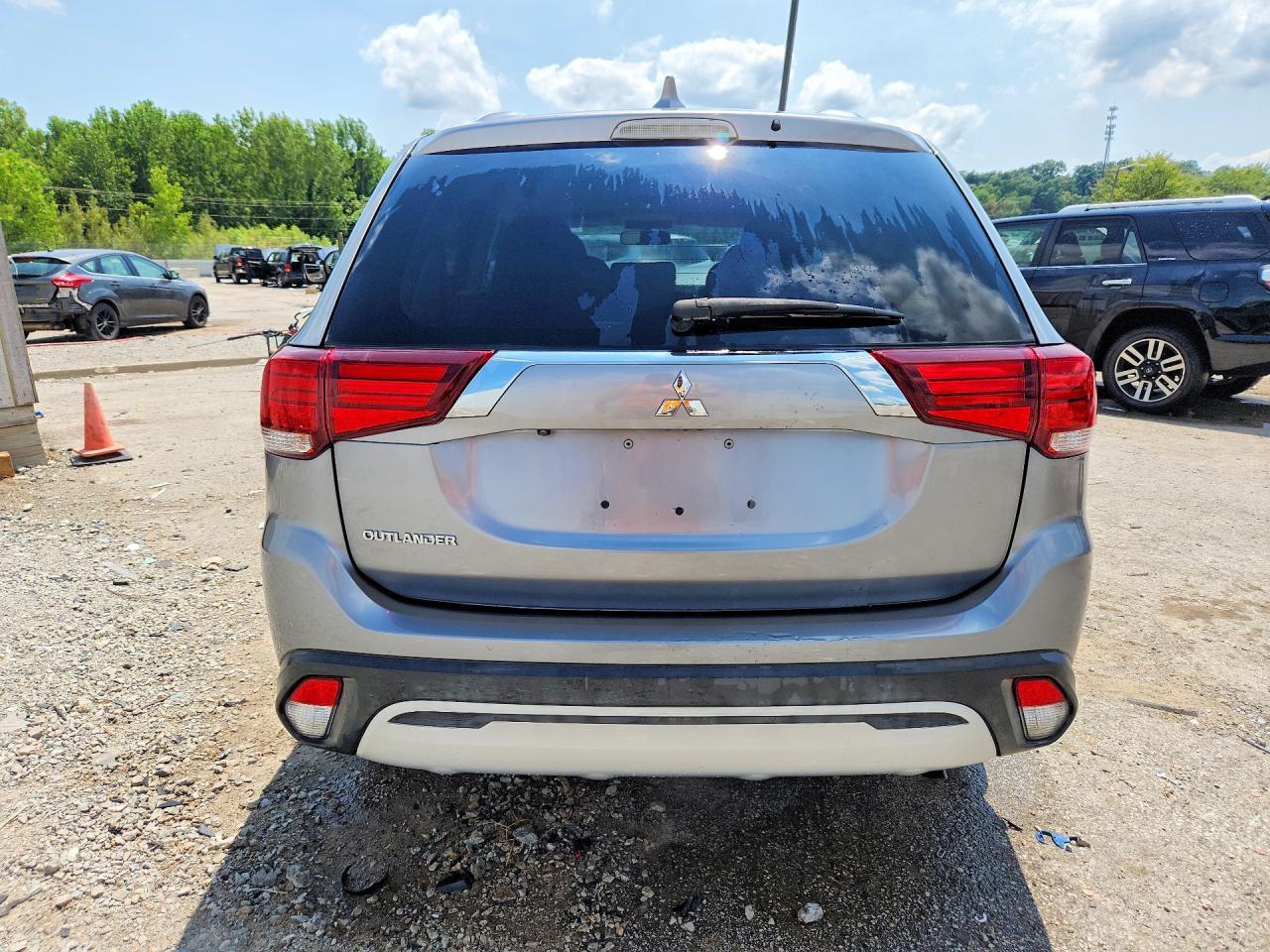 2020 Mitsubishi Outlander Es - Фото 6