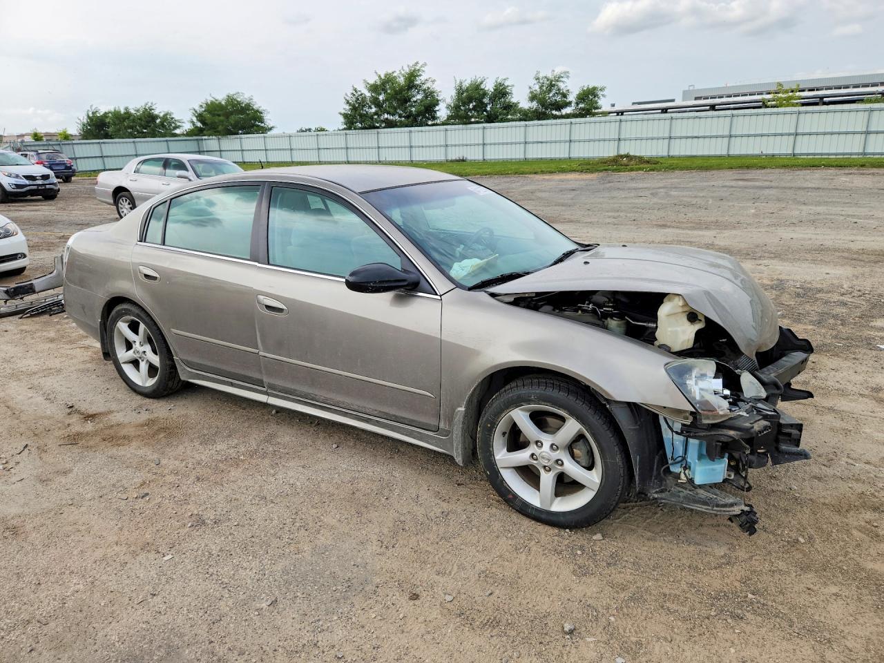 2005 Nissan Altima 3.5 Se - Фото 4