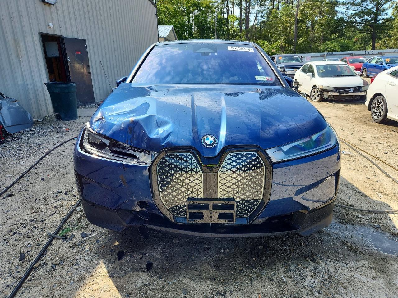 2022 BMW Ix xDrive50 - Фото 5