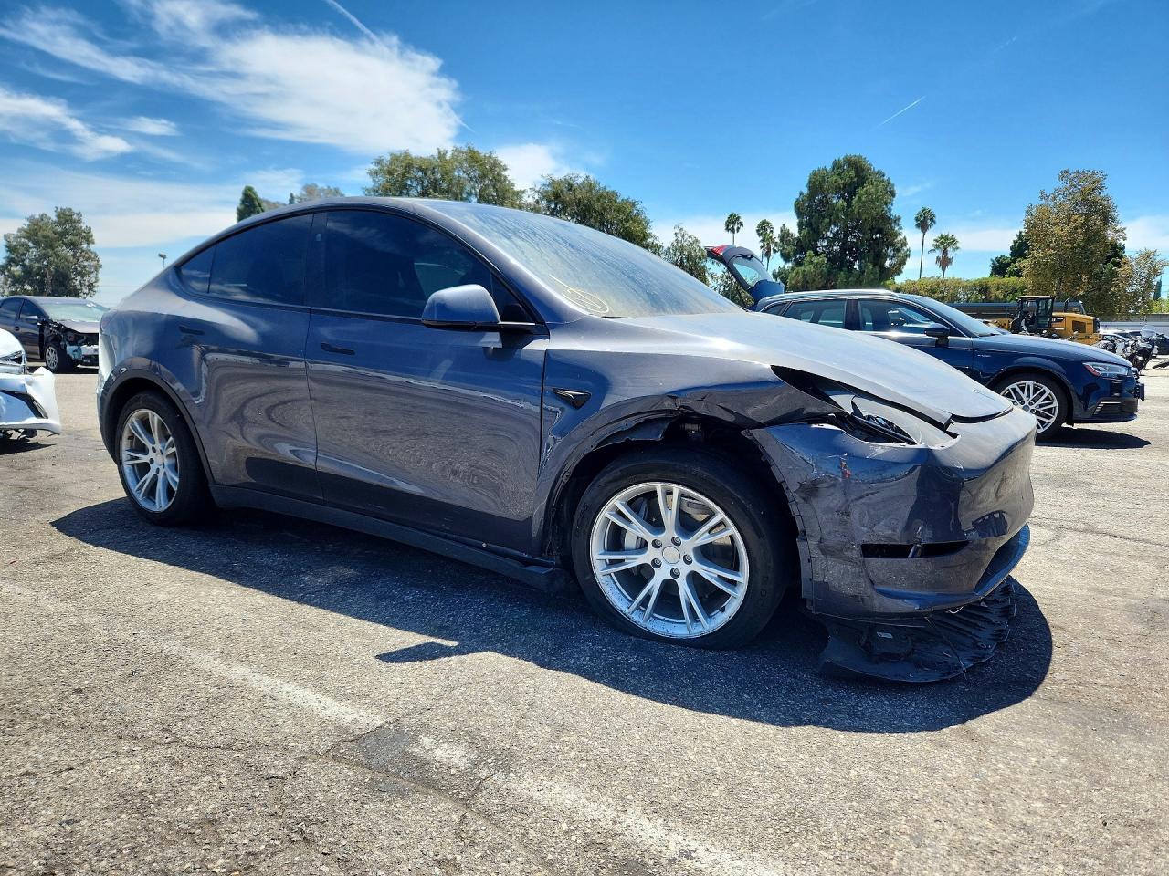 2023 Tesla Model Y - Image 4