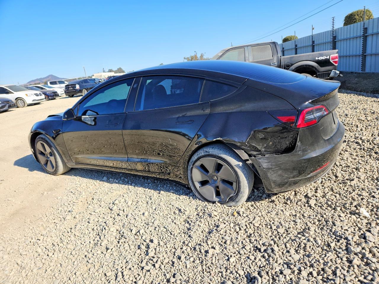 2022 Tesla Model 3 - Фото 2