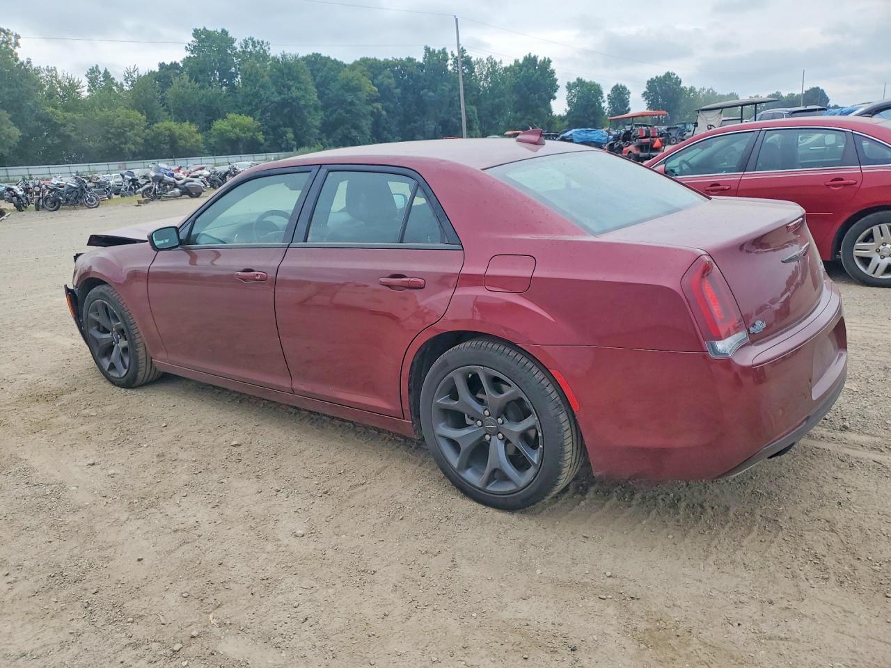 2021 Chrysler 300 S - Фото 2