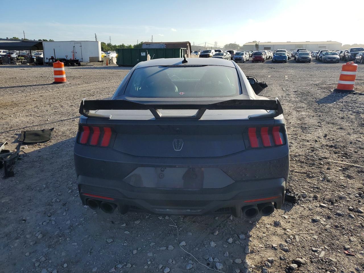 2024 Ford Mustang Dark Horse - Фото 6
