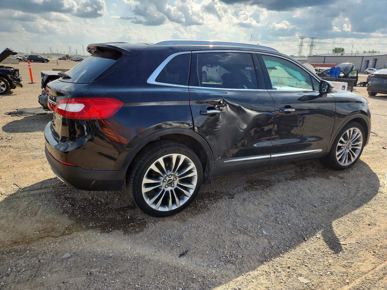2017 Lincoln Mkx Reserve - Image 3