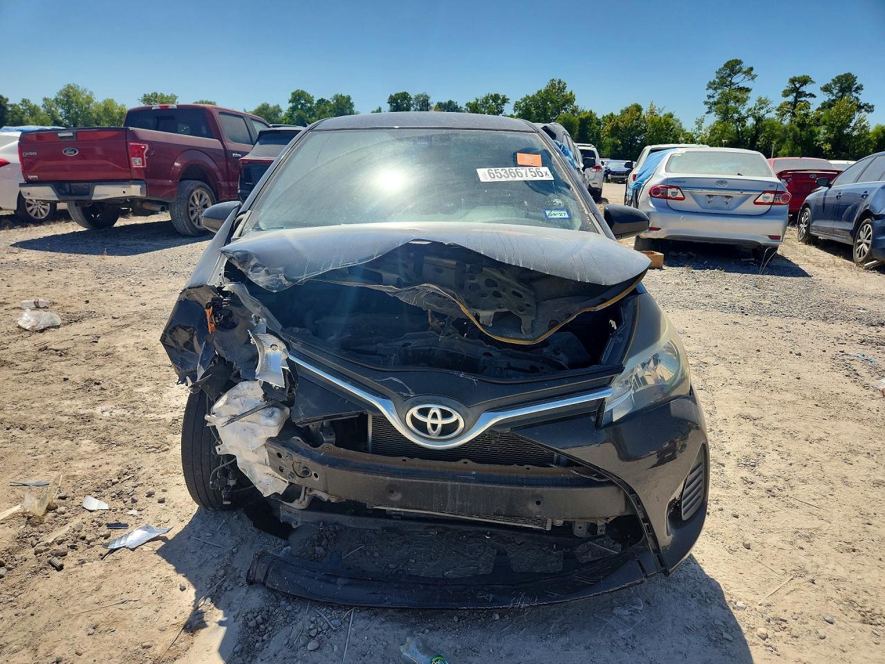 2015 Toyota Yaris 3-Door L - Фото 5