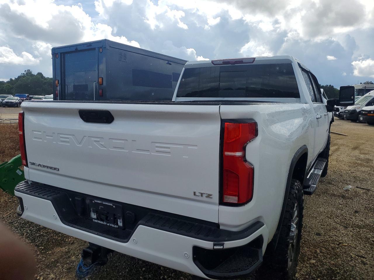 2025 Chevrolet Silverado K2500 Heavy Duty Ltz - Image 3