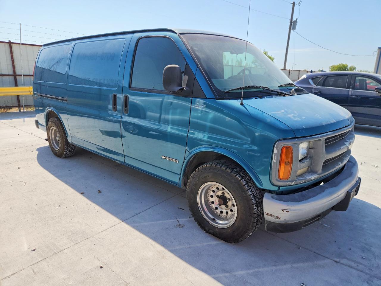 1998 Chevrolet Express G1500 - Image 4