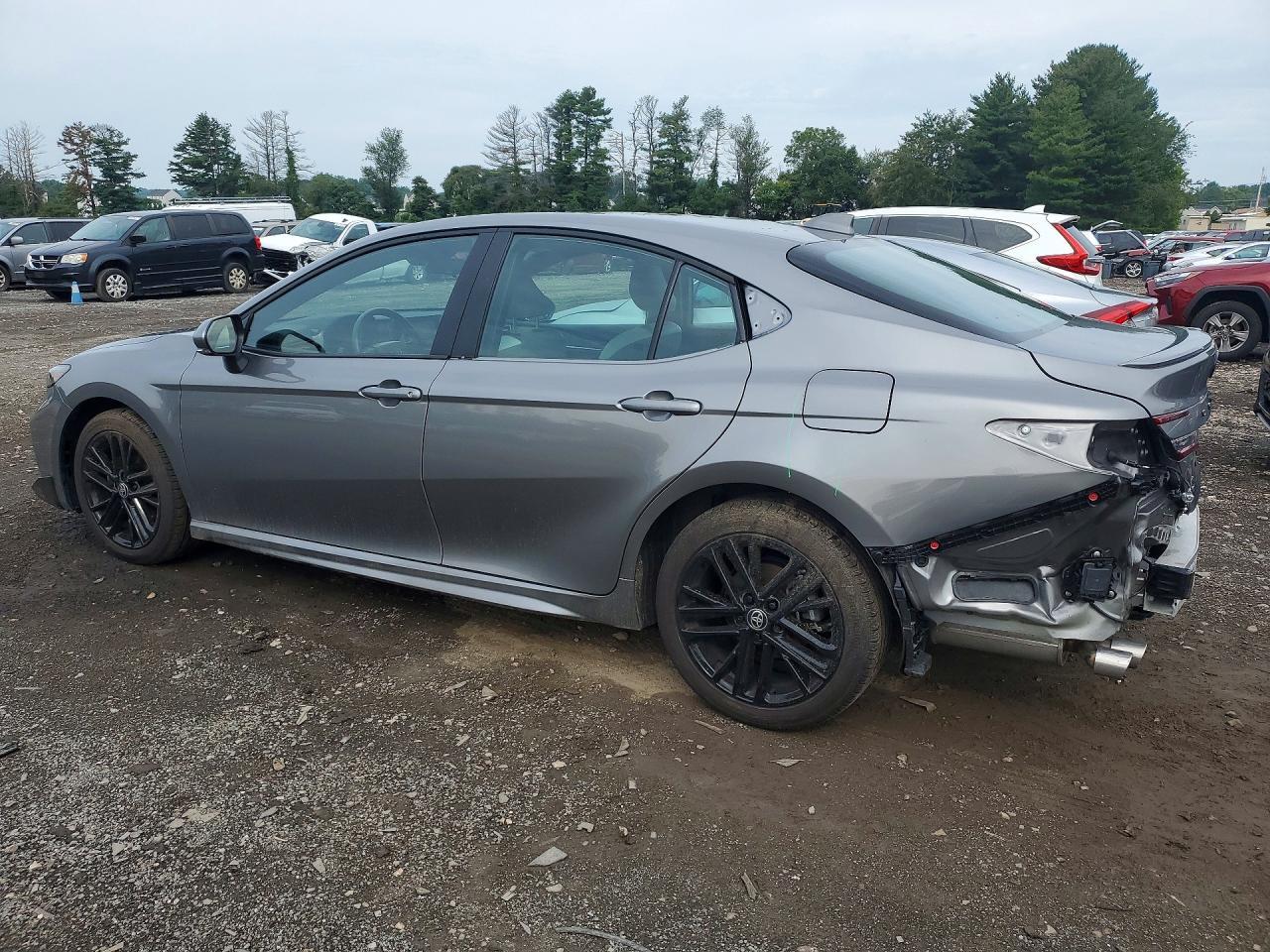 2025 Toyota Camry Se - Фото 2