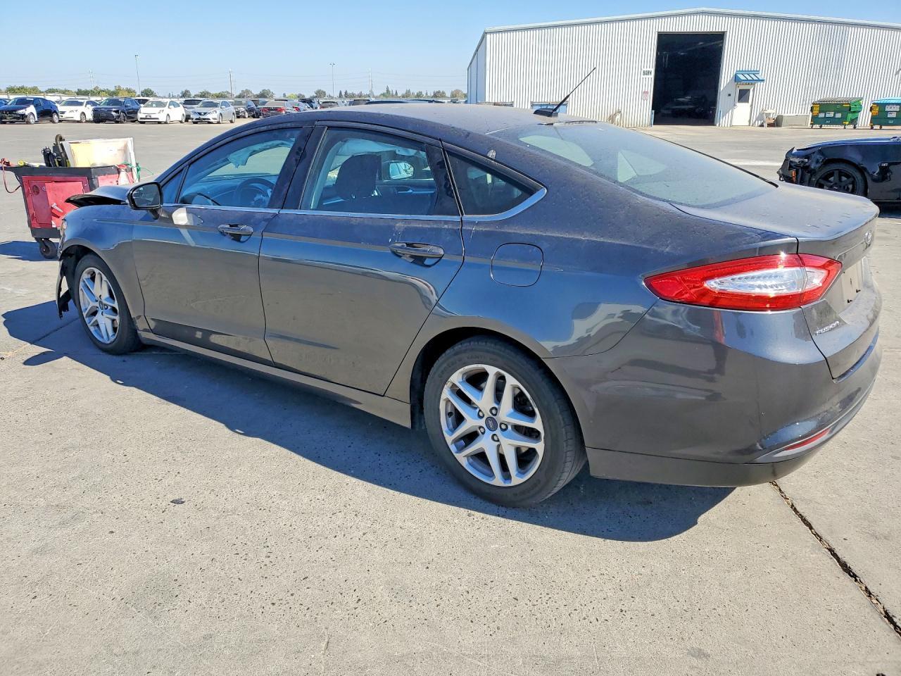 2015 Ford Fusion Se - Image 2
