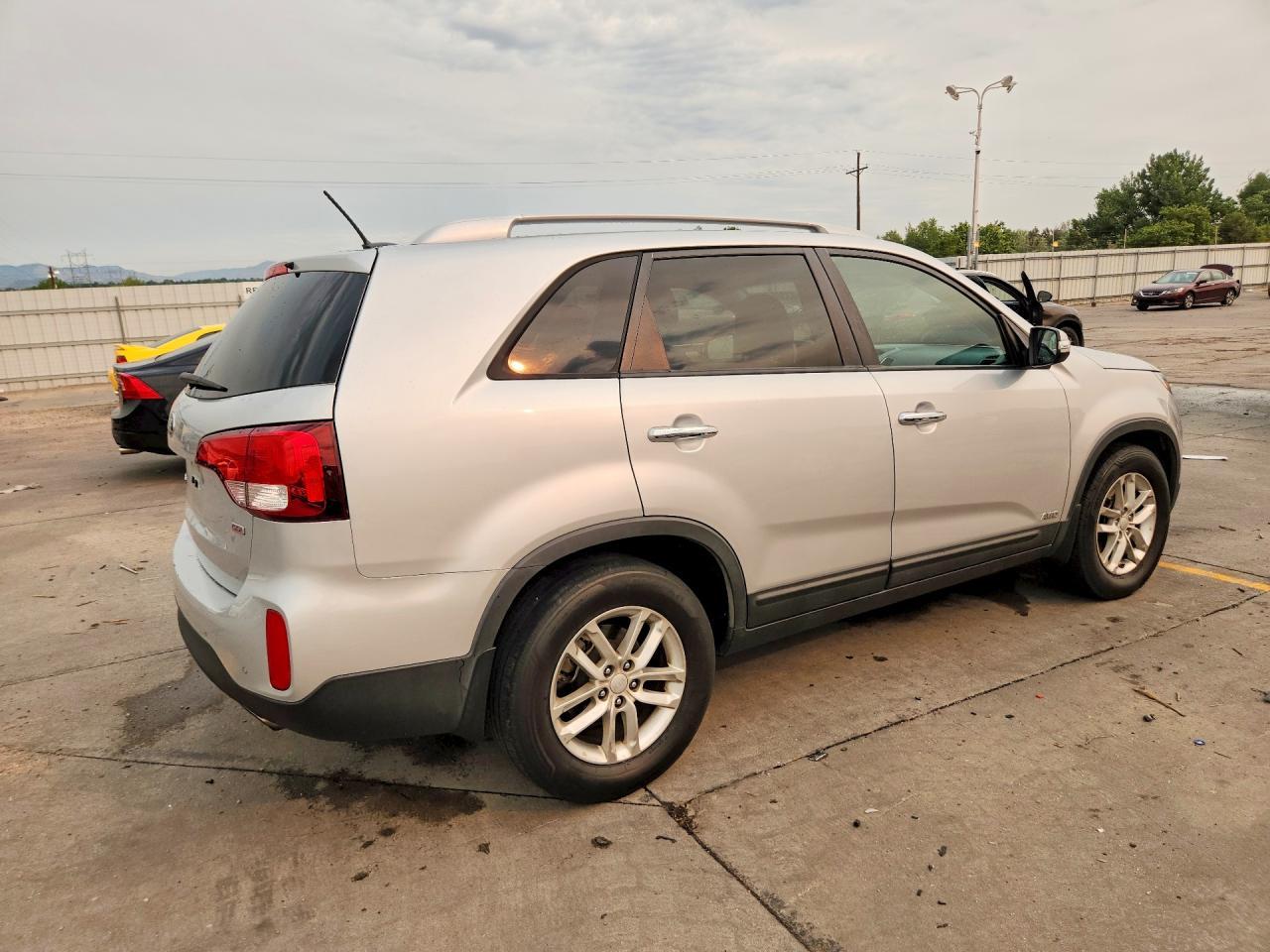 2015 Kia Sorento Lx - Image 3