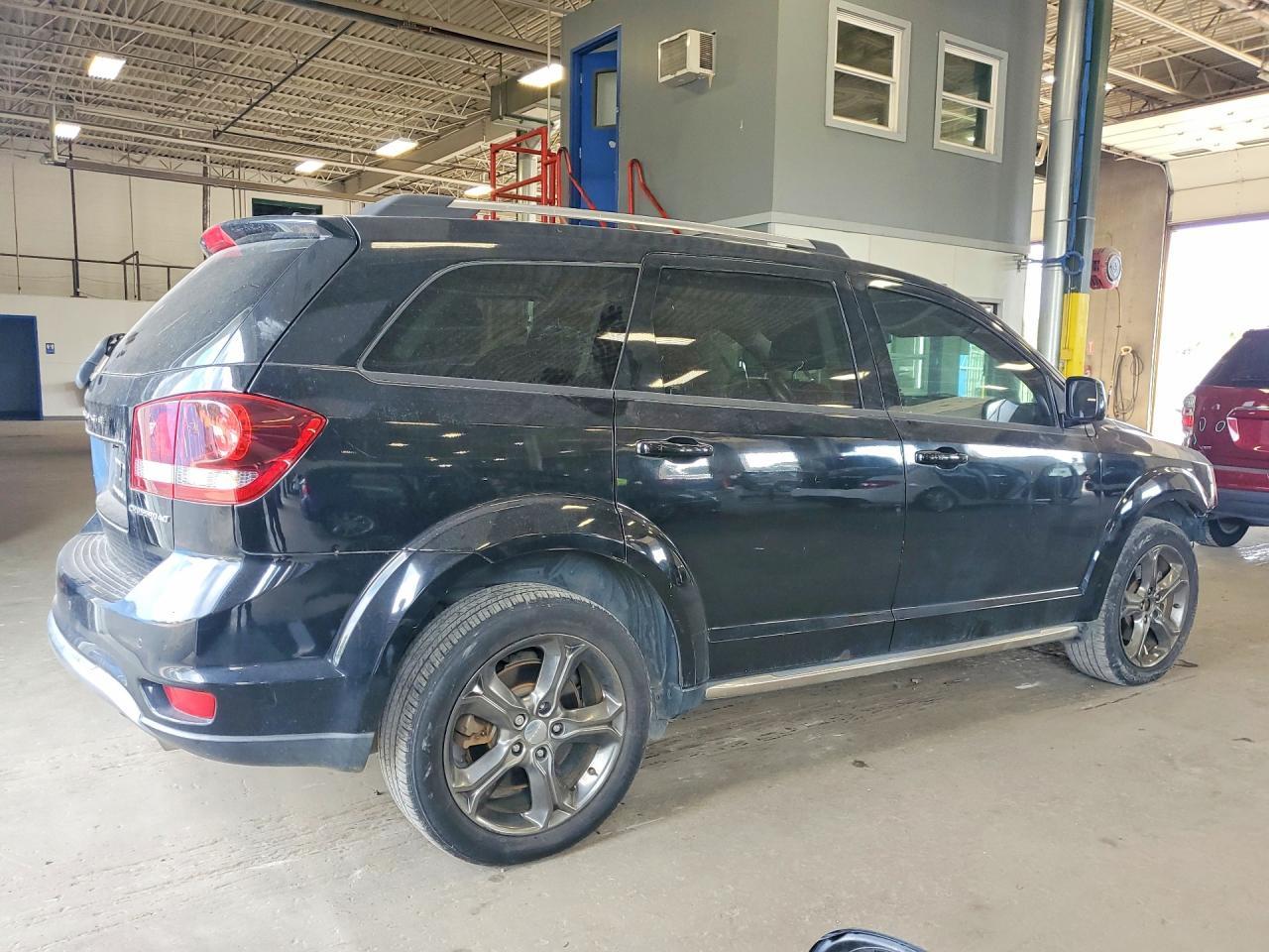 2016 Dodge Journey Crossroad - Image 3
