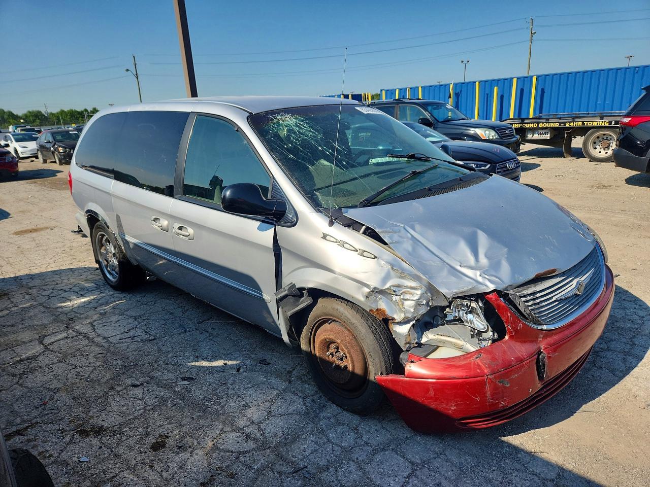 2002 Chrysler Town & Country Lx - Фото 4