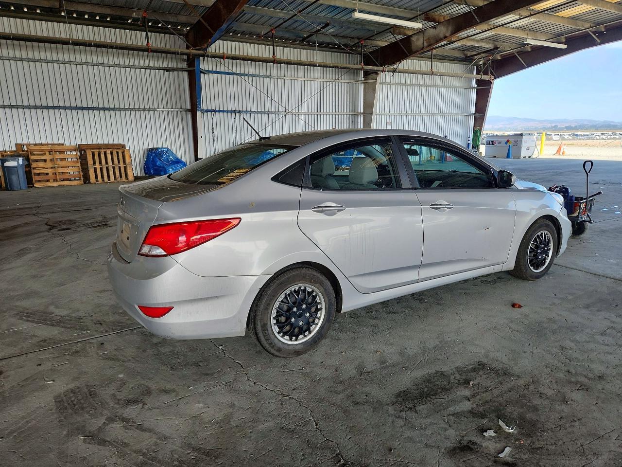 2016 Hyundai Accent Se - Фото 3