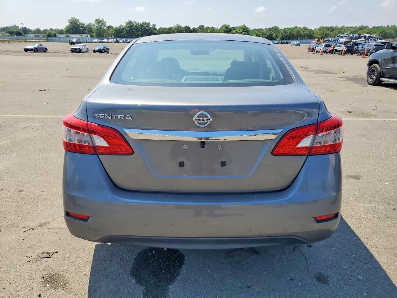 2015 Nissan Sentra S - Фото 6