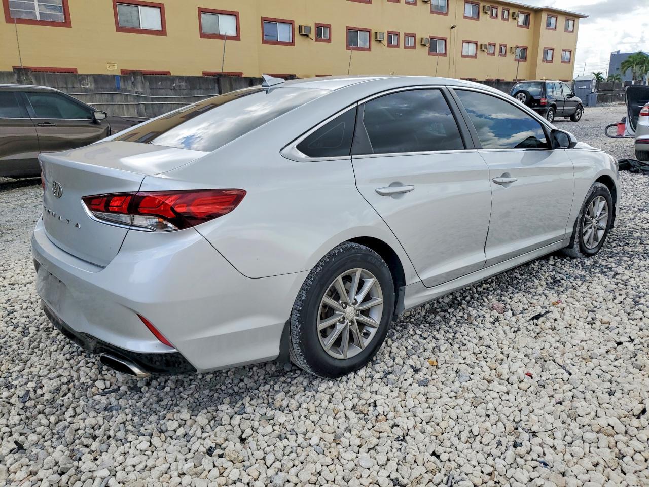 2018 Hyundai Sonata Se - Фото 3