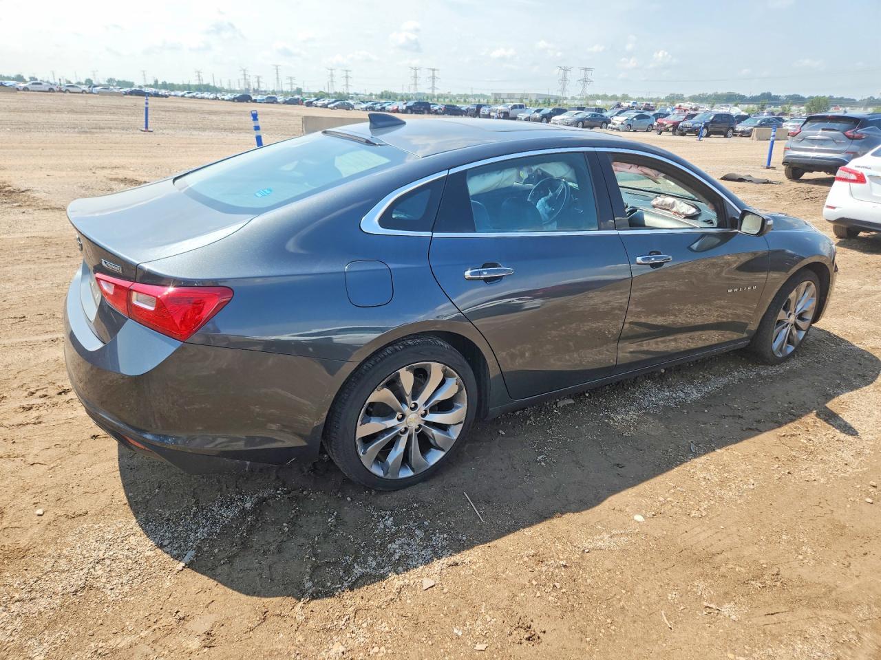 2016 Chevrolet Malibu Premier - Image 3