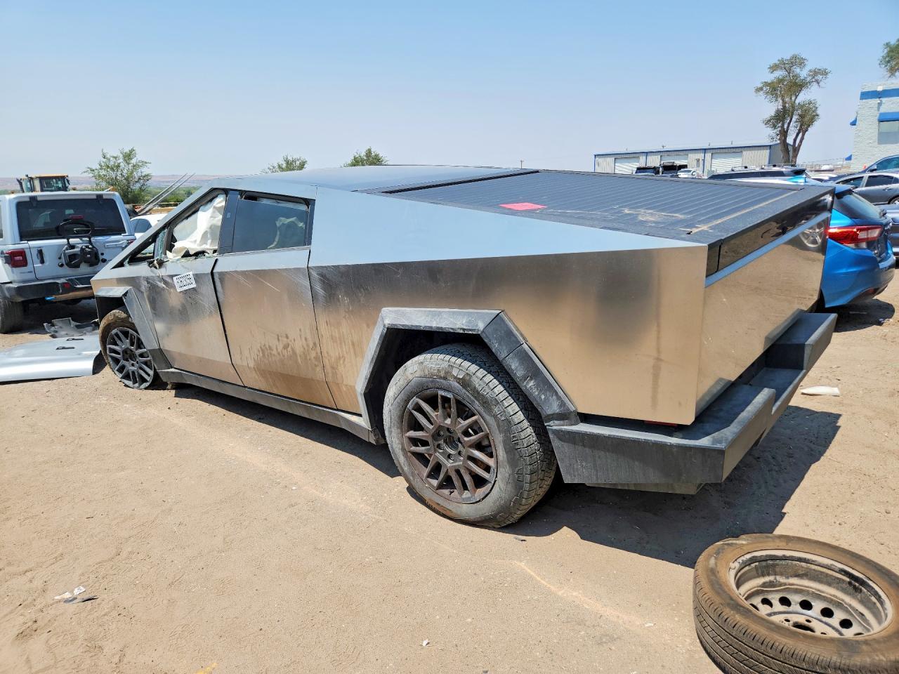 2024 Tesla Cybertruck - Фото 2