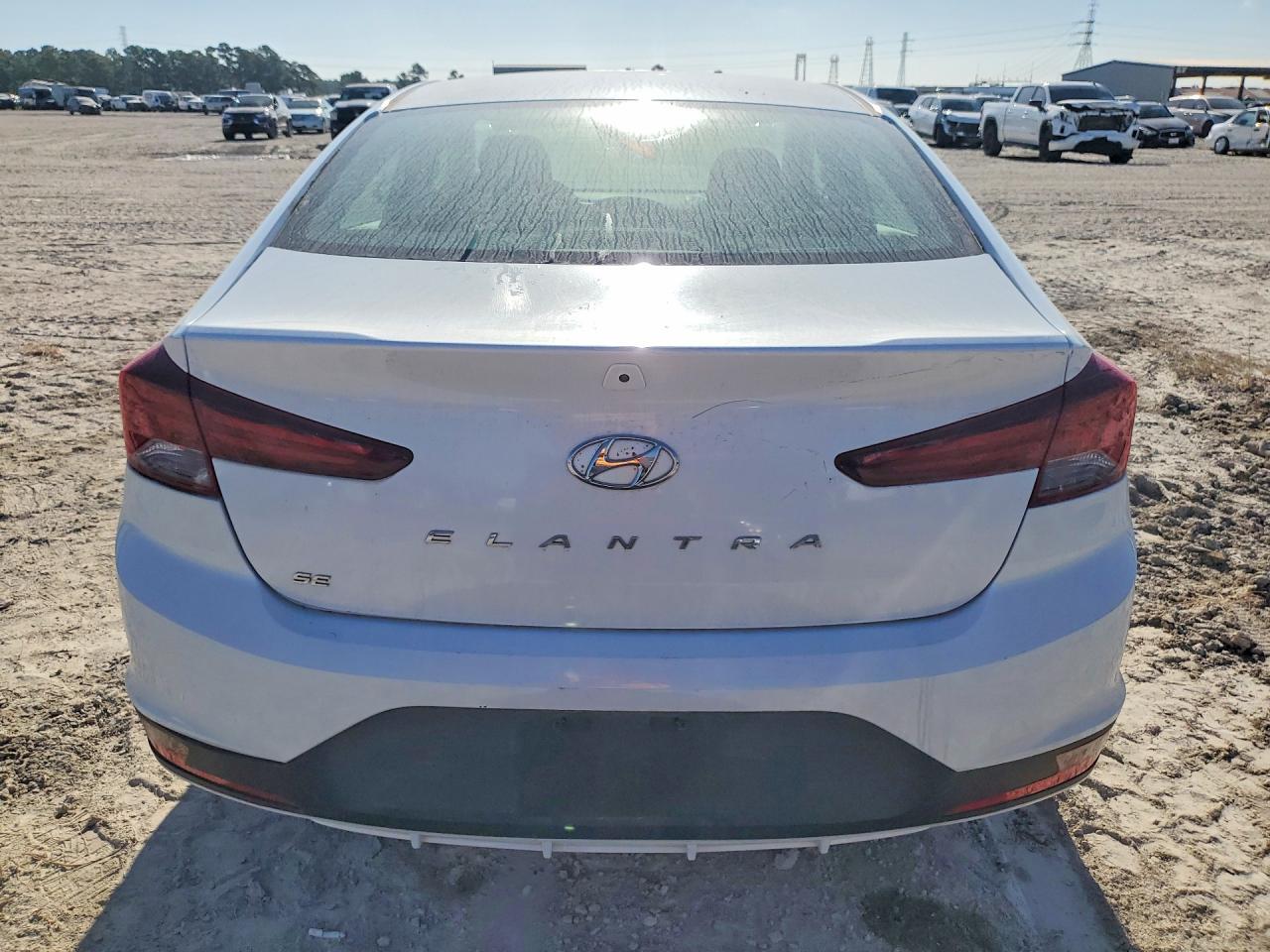 2019 Hyundai Elantra Se - Фото 6