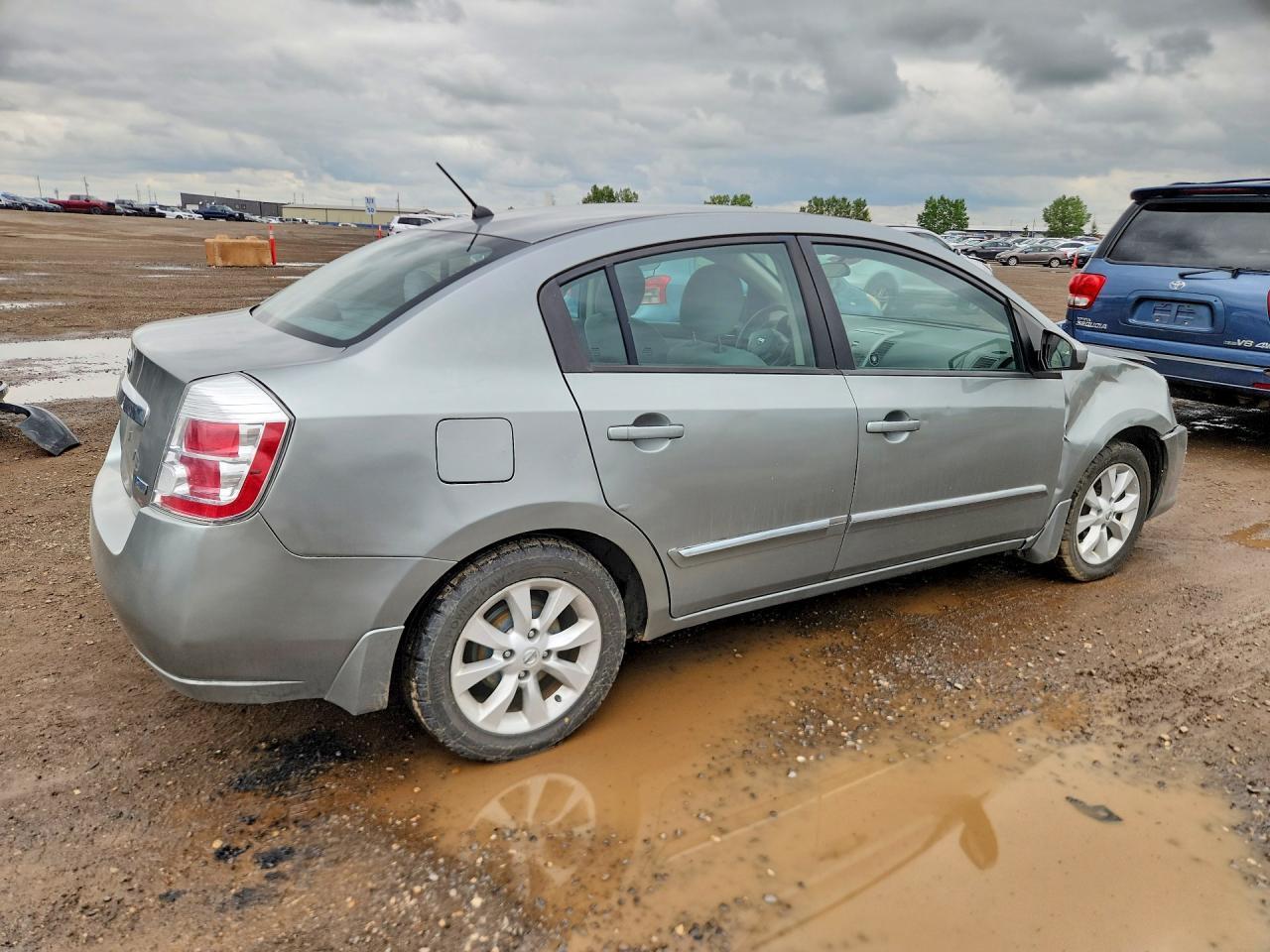 2010 Nissan Sentra 2.0 - Image 3