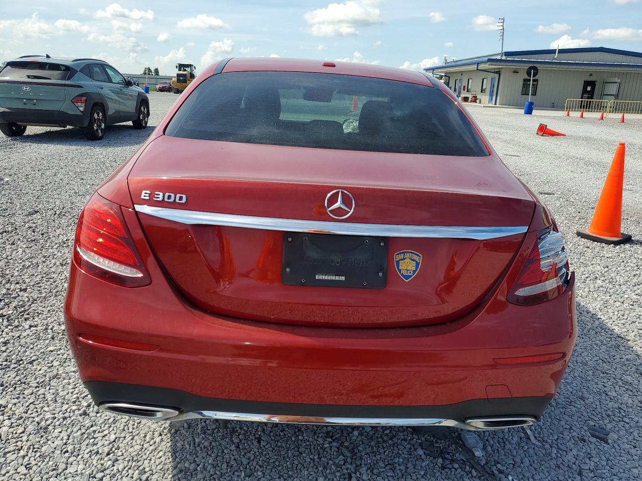 2018 Mercedes-Benz E 300 - Image 6