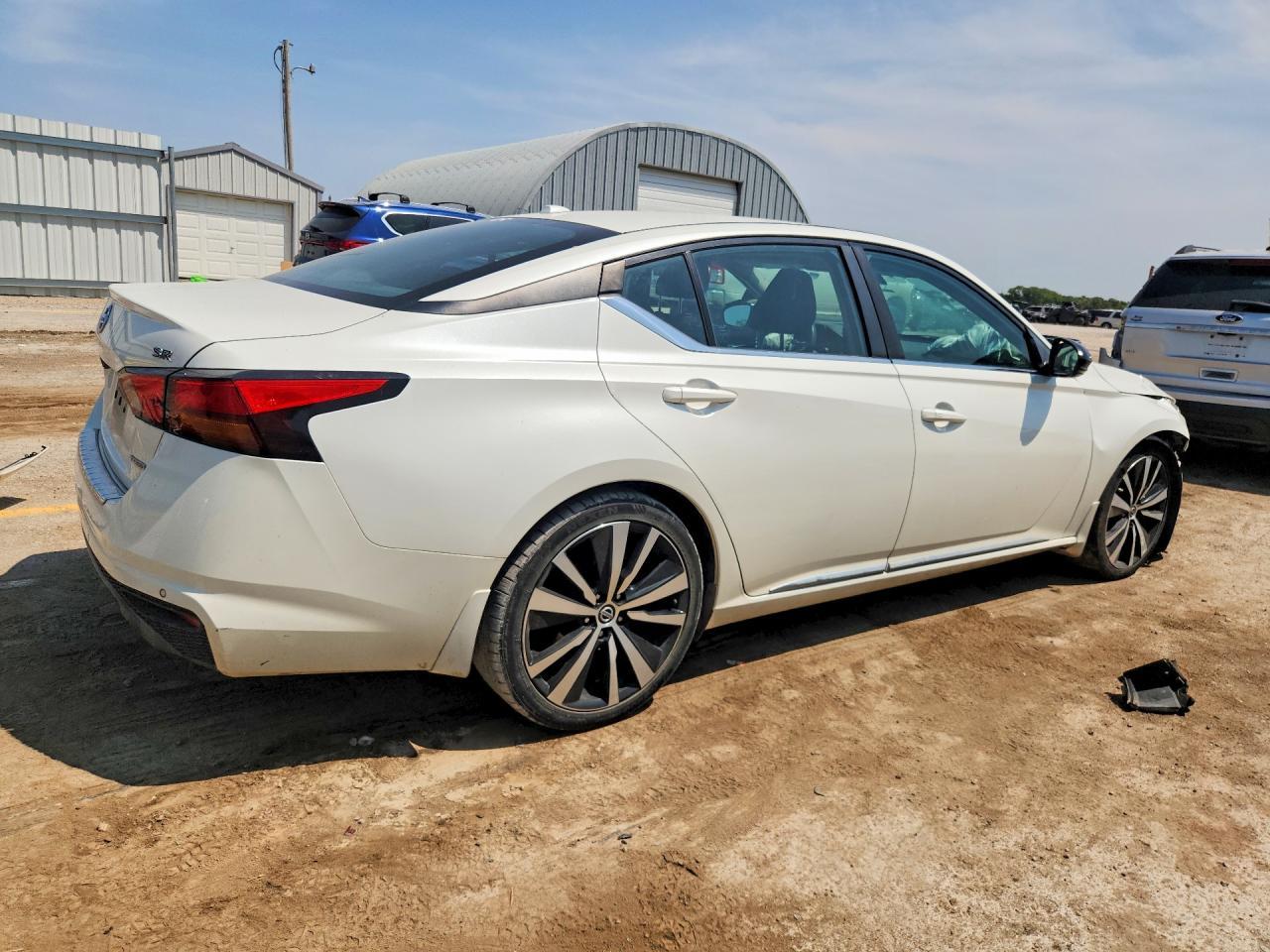2020 Nissan Altima Sr - Фото 3
