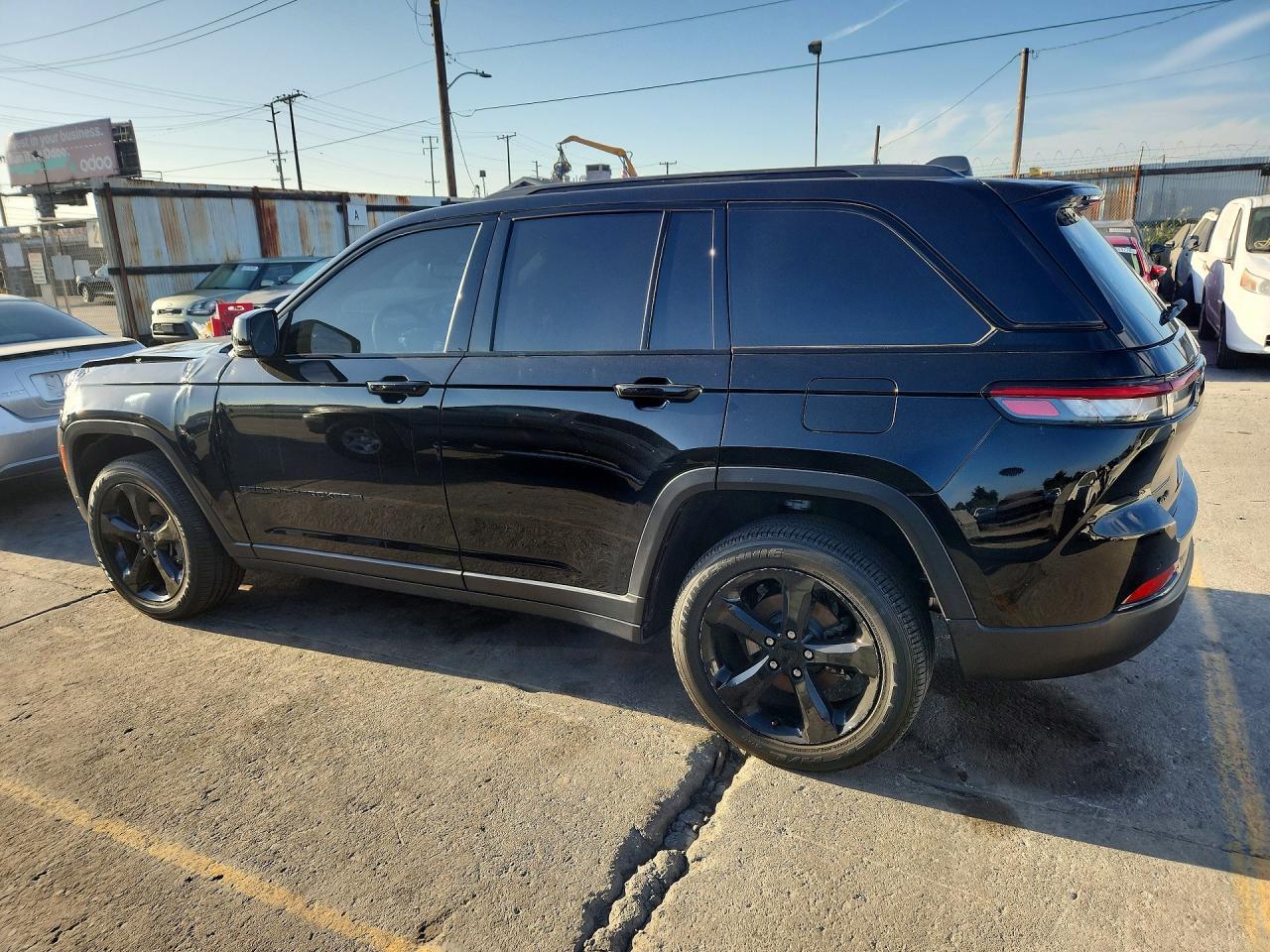 2024 Jeep Grand Cherokee Laredo - Фото 2
