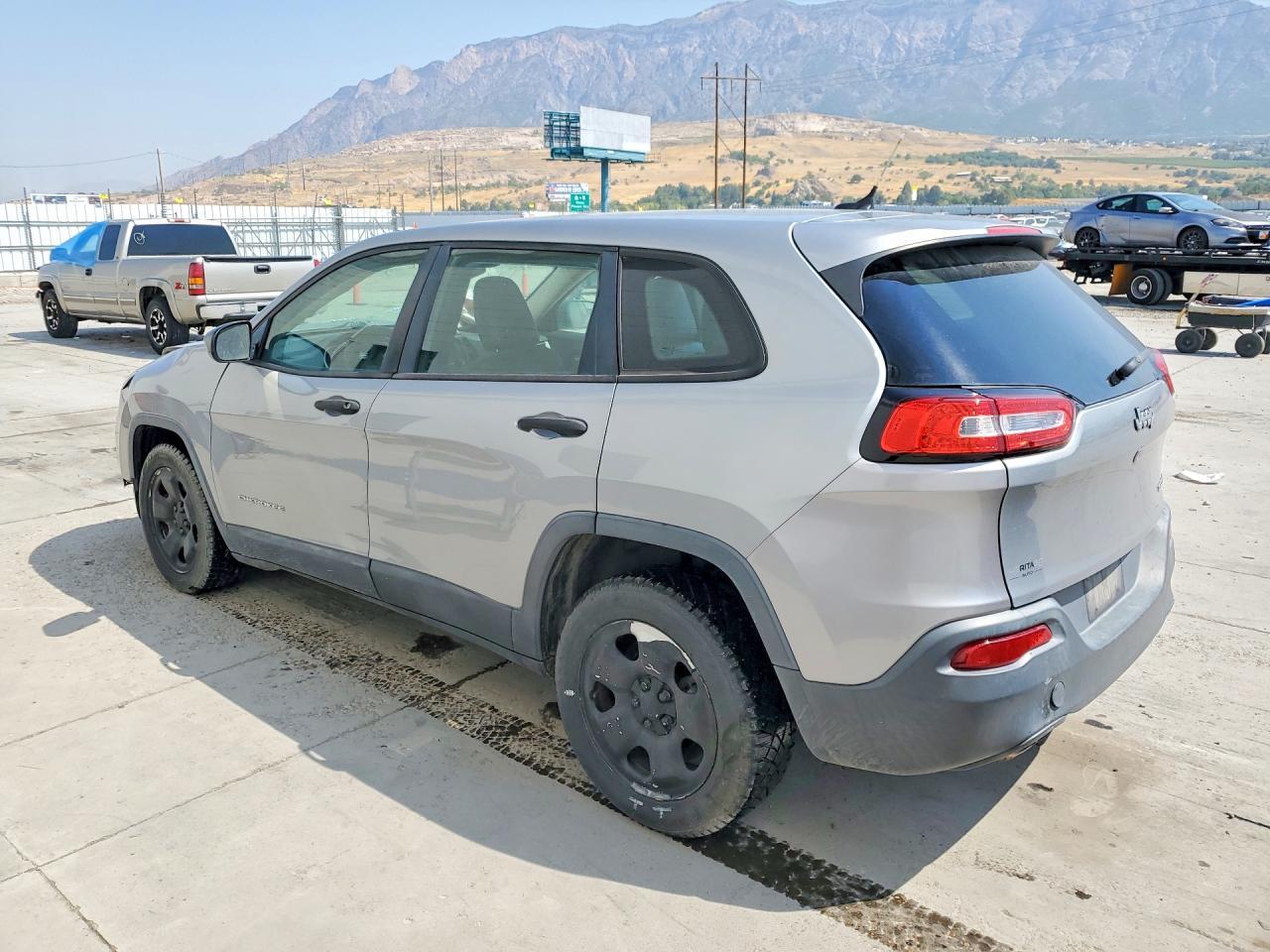 2014 Jeep Cherokee Sport - Фото 2