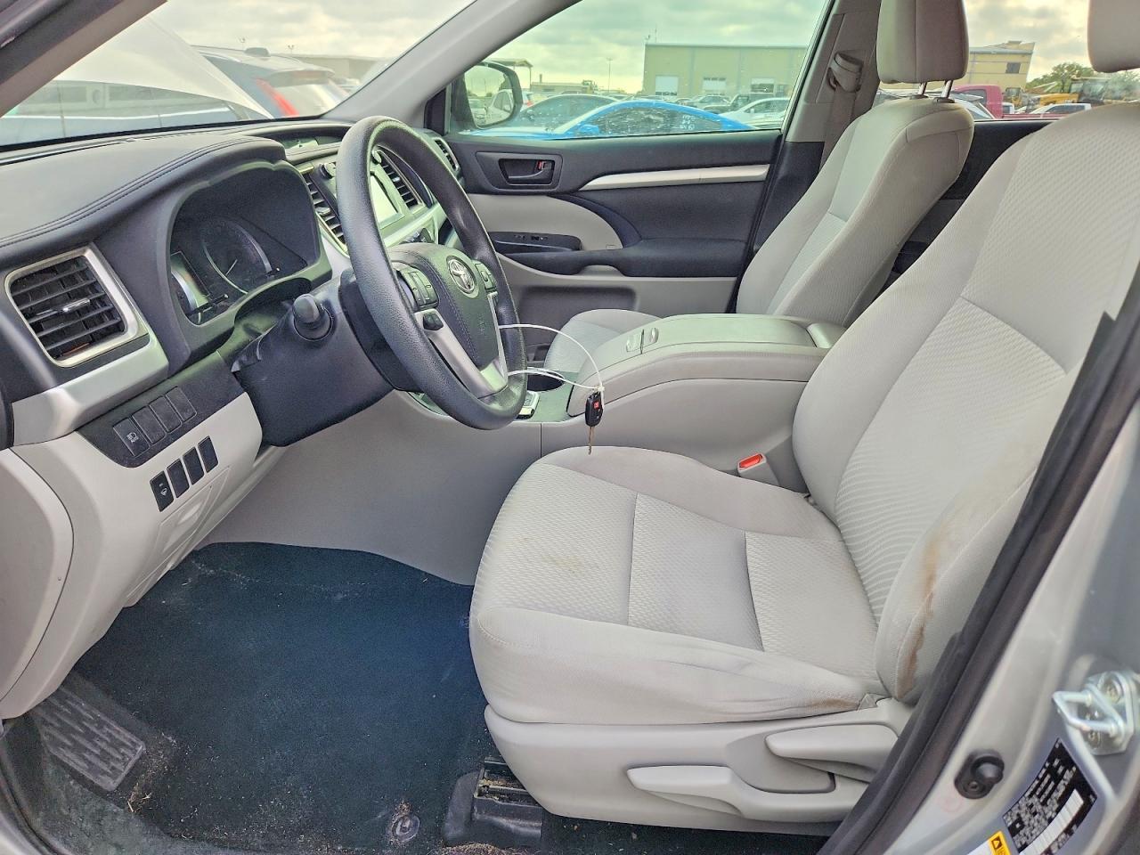 2019 Toyota Highlander Le - Фото 7