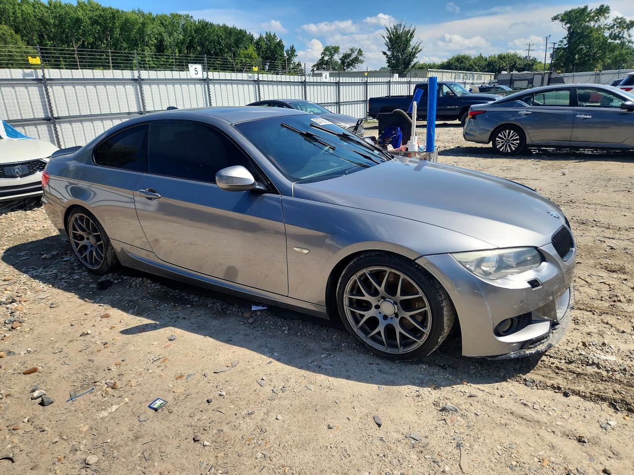 2011 BMW 335 I - Image 4