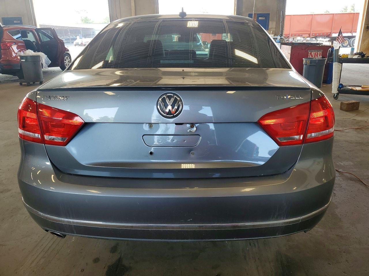 2015 Volkswagen Passat Sel - Фото 6