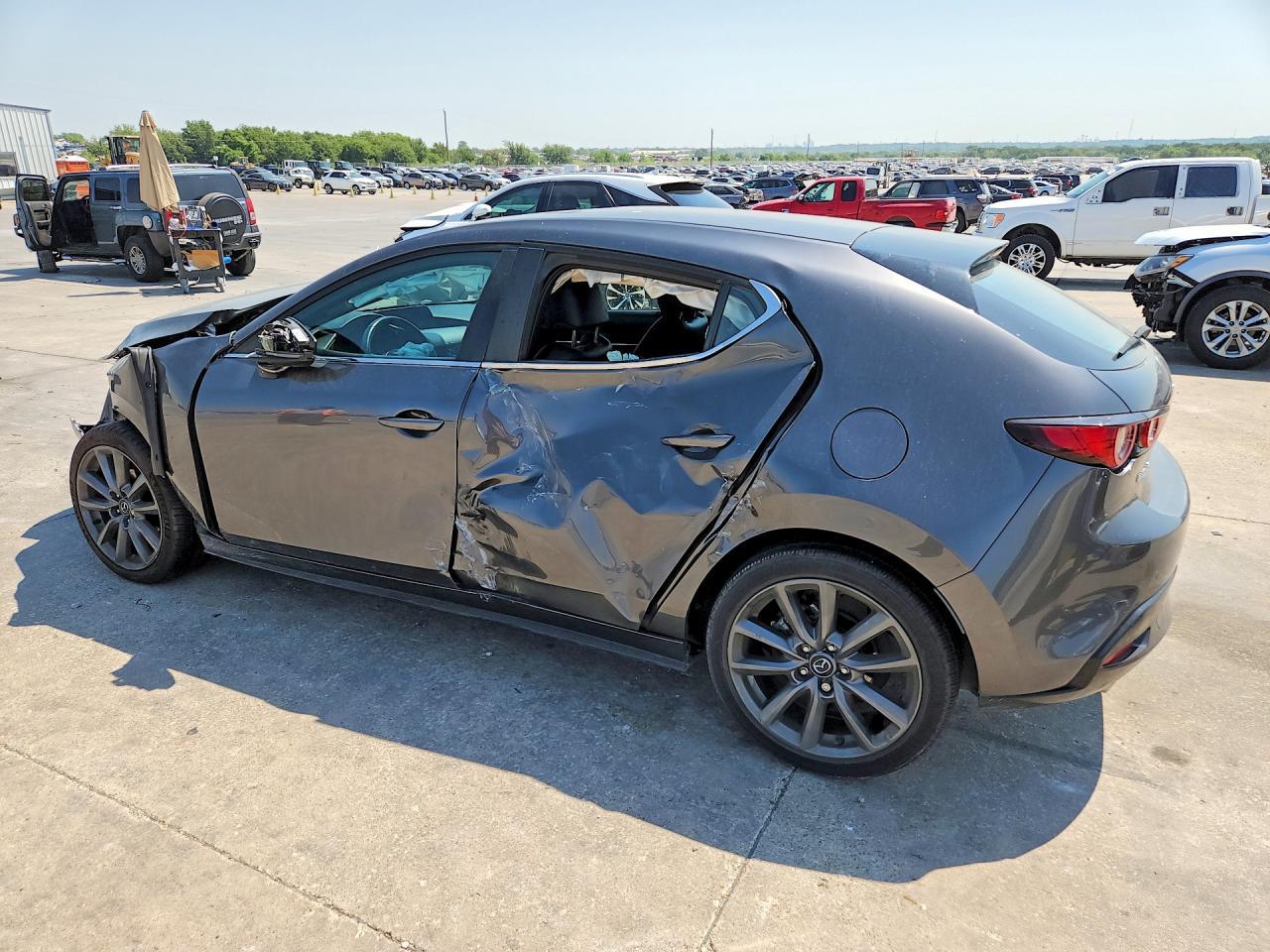 2023 Mazda 3 Preferred - Фото 2