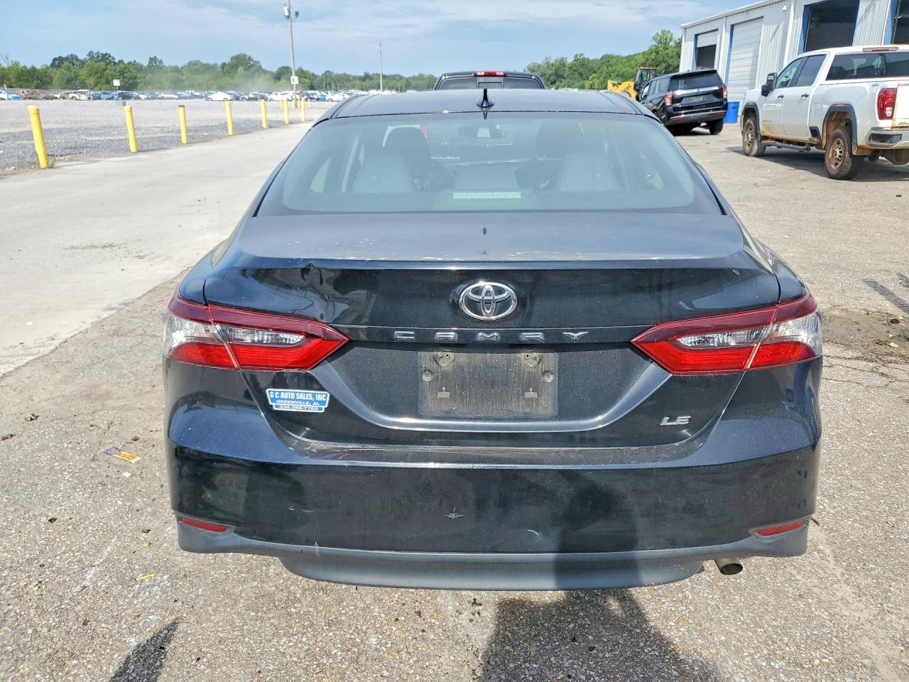 2021 Toyota Camry Le - Фото 6