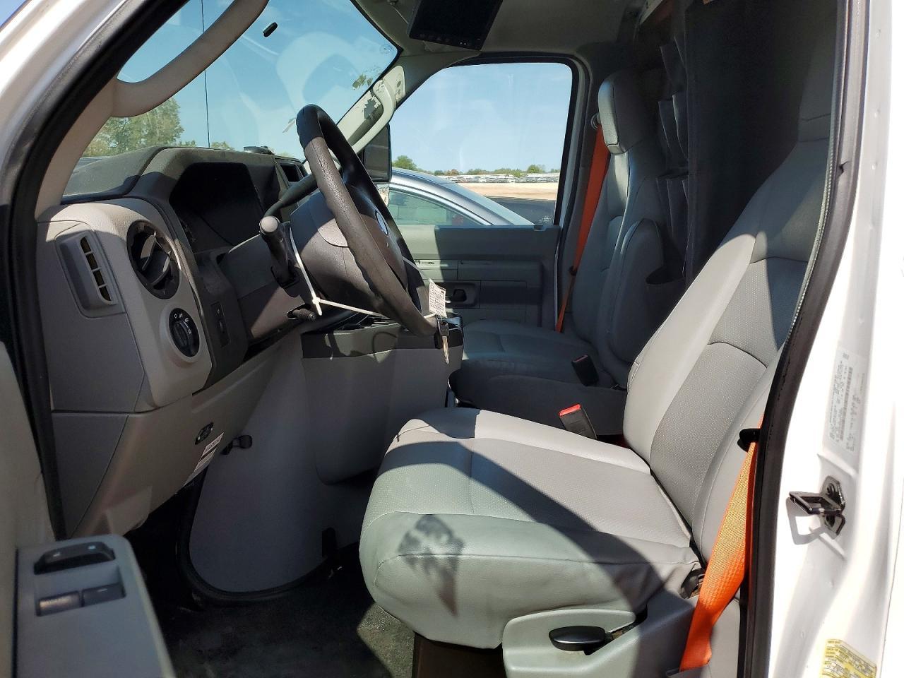 2019 Ford Econoline E450 Super Duty Cutaway Van - Фото 7
