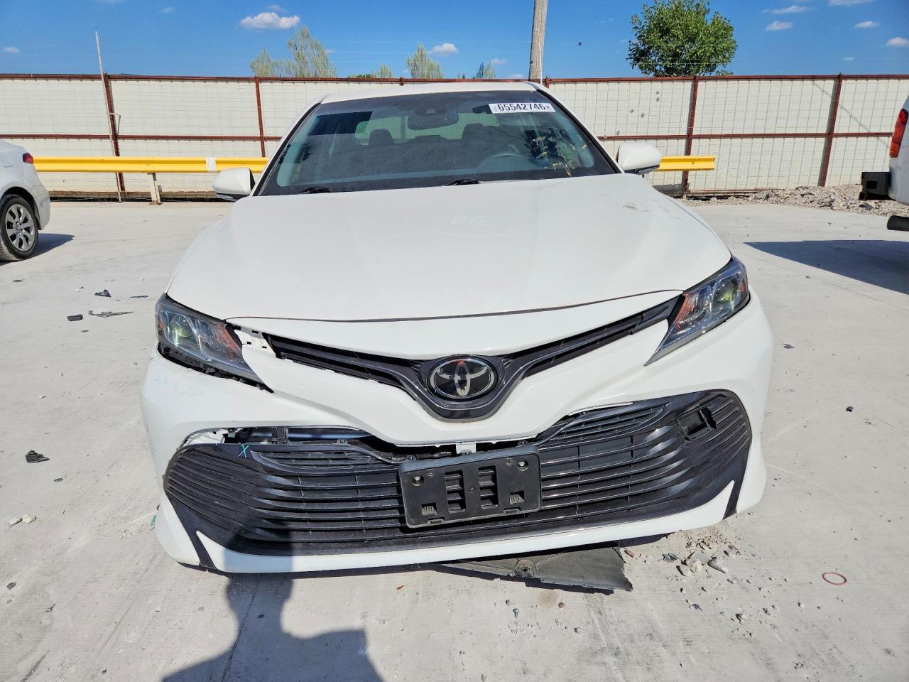 2018 Toyota Camry Le - Image 5