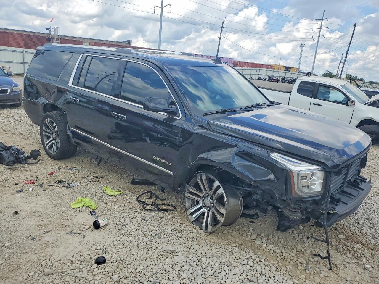 2024 GMC Yukon Xl At4 - Фото 4