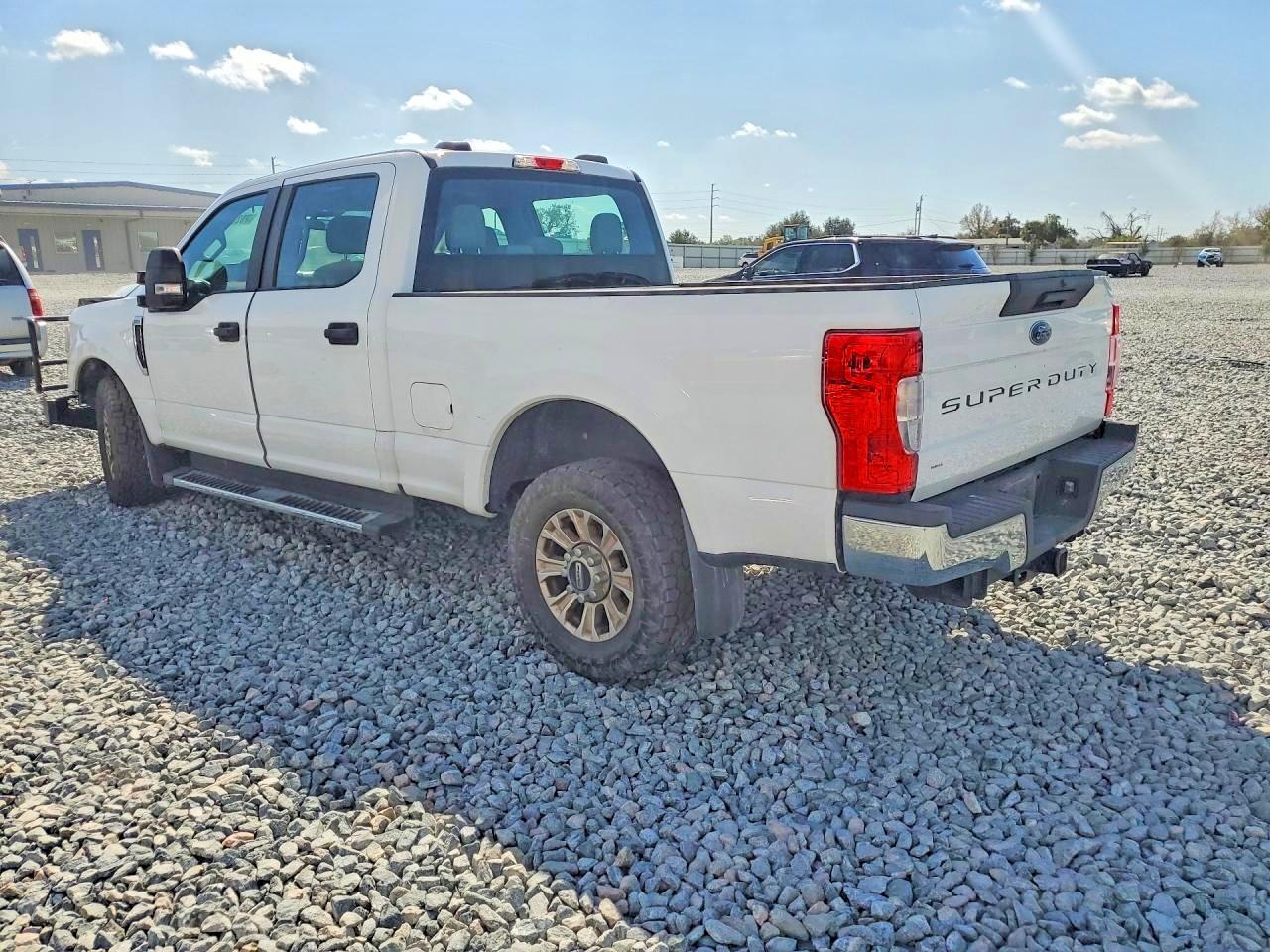 2020 Ford F250 Super Duty - Image 2