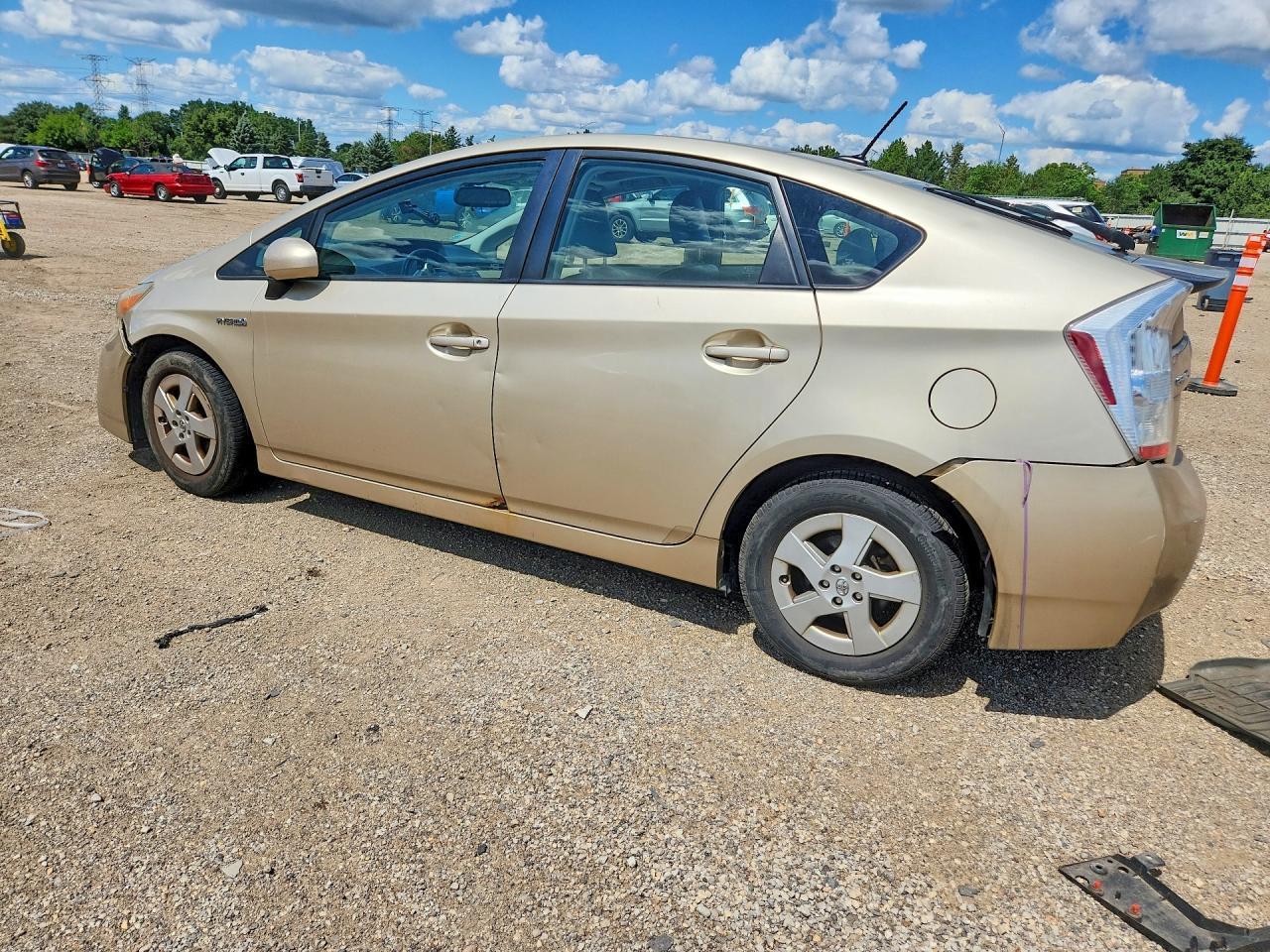 2010 Toyota Prius Iv - Image 2