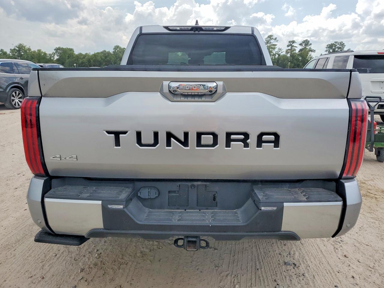 2024 Toyota Tundra Crewmax Limited - Image 6