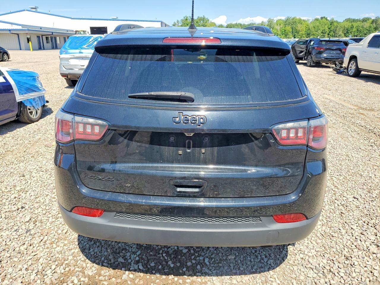 2020 Jeep Compass Latitude - Image 6