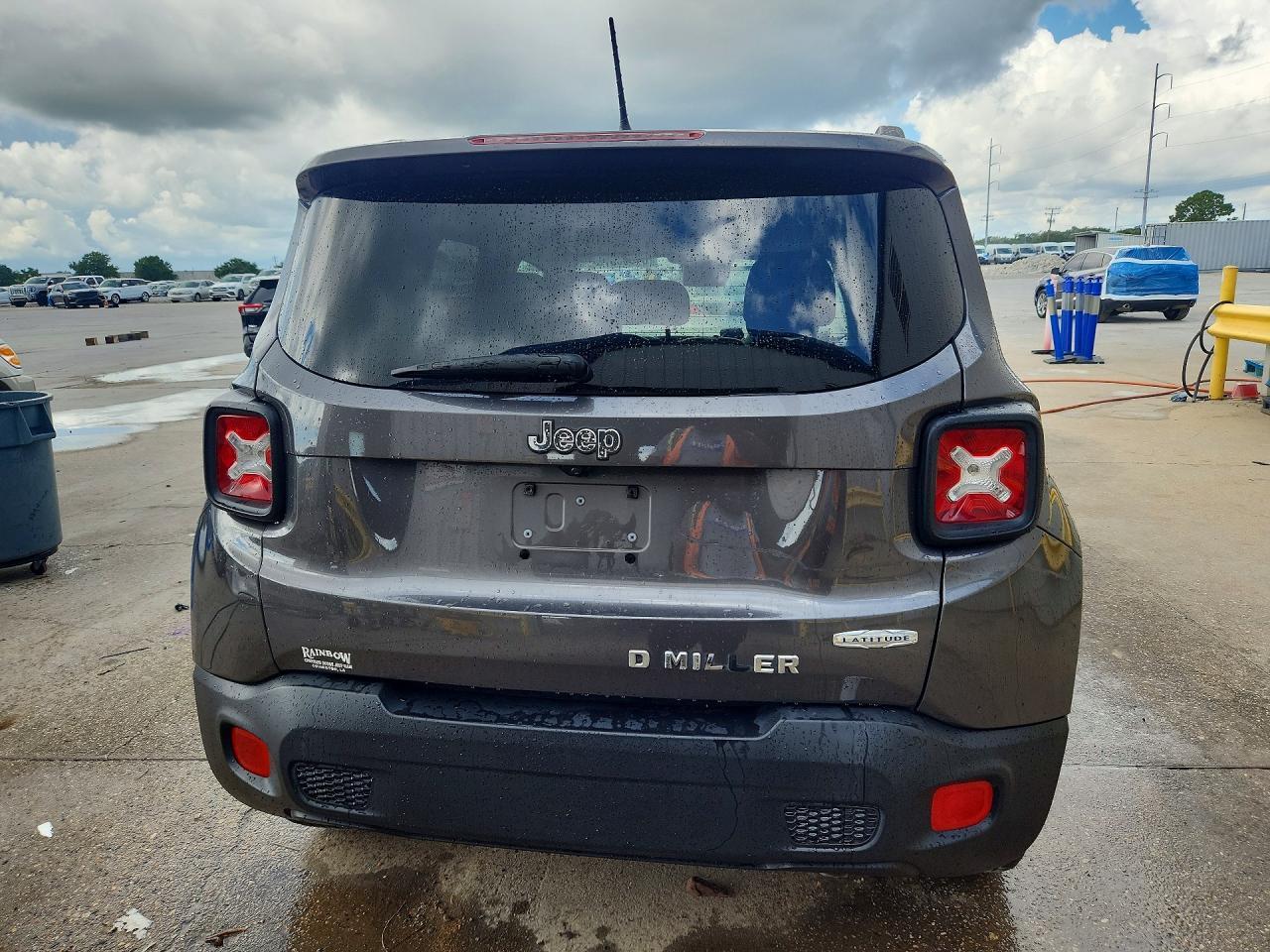 2017 Jeep Renegade Latitude - Image 6