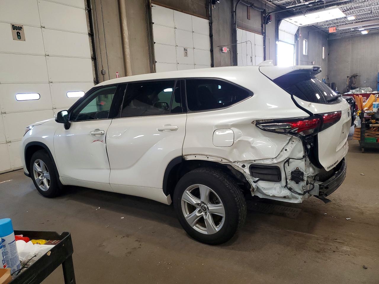 2021 Toyota Highlander Le - Фото 2