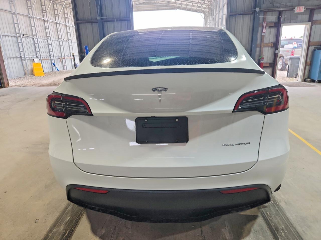 2023 Tesla Model Y - Фото 6
