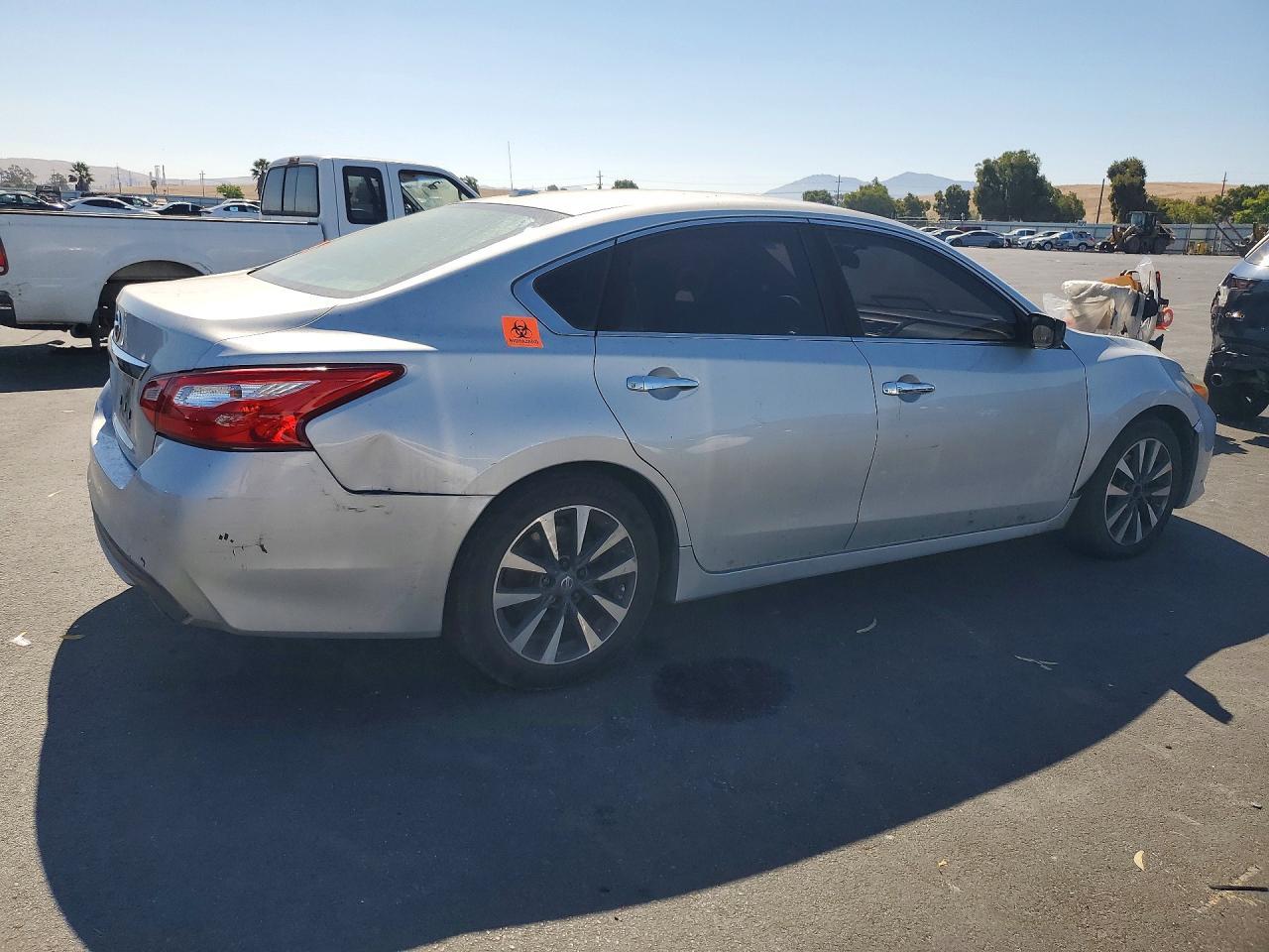 2017 Nissan Altima 2.5 Sv - Image 3