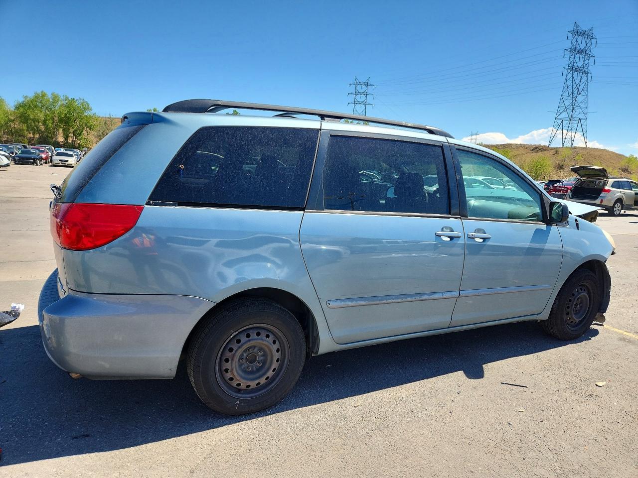 2008 Toyota Sienna Le 8-Passenger - Фото 3