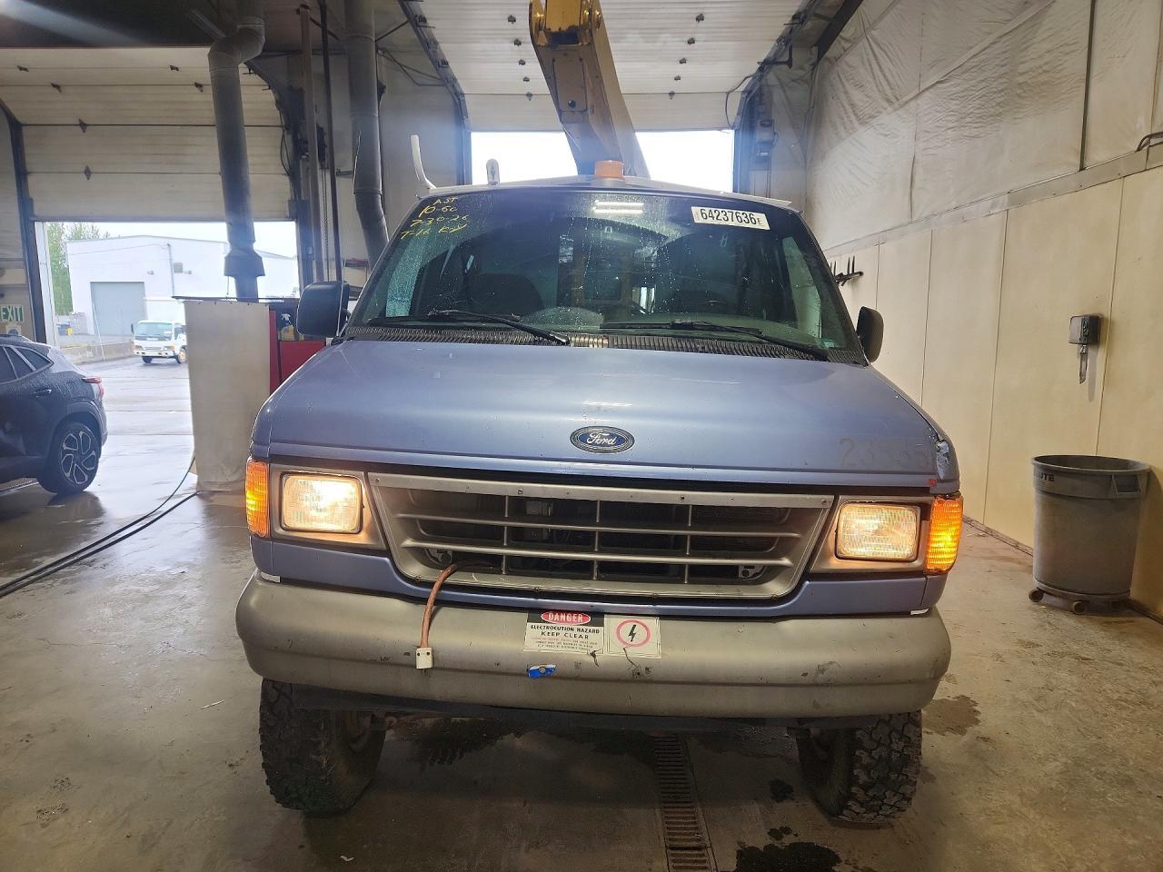 1996 Ford E350 Van With Bucket Lift - Image 5