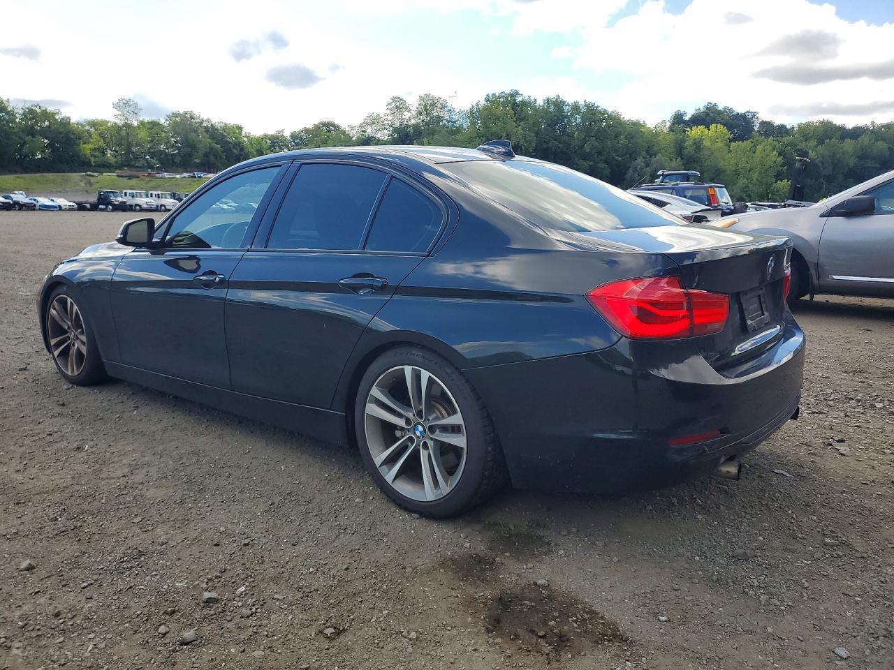 2013 BMW 335 Xi - Image 2