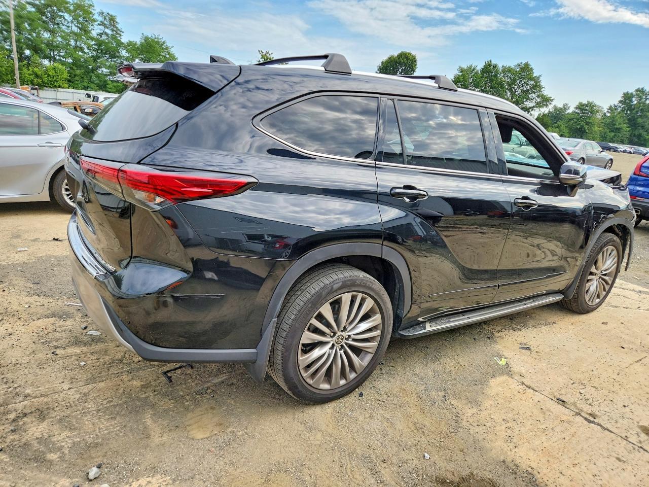2022 Toyota Highlander Platinum - Фото 3