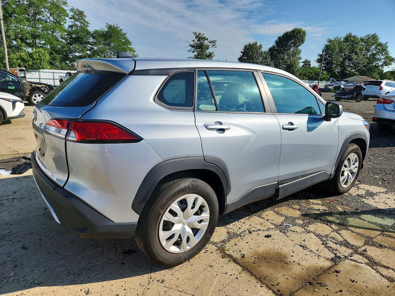 2025 Toyota Corolla Cross L - Фото 3